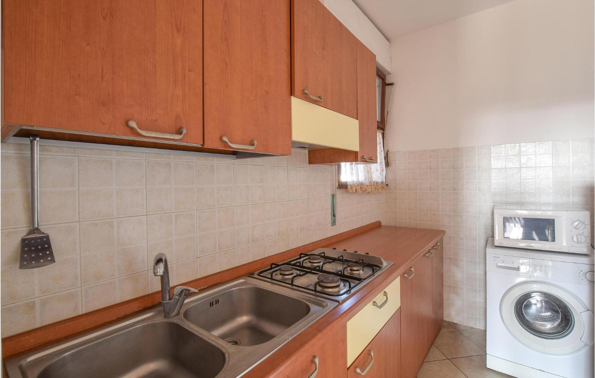 Eden 3 Apartment โรโซลีนามาเร ภายนอก รูปภาพ